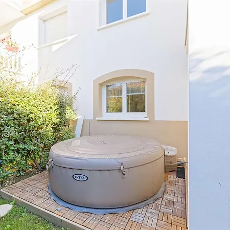 Apartment Grand Lumineux Avec Jacuzzi Et Grande Terrasse A - Fr-1-3-623
