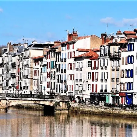 Grand Lumineux Avec Jacuzzi Et Grande Terrasse à - Fr-1-3-623 Apartamento *