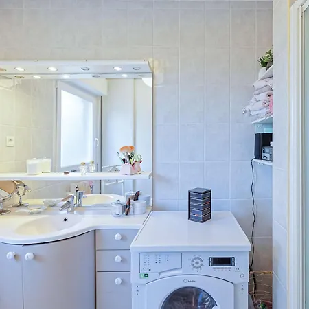 Grand Lumineux Avec Jacuzzi Et Grande Terrasse à - Fr-1-3-623 * Baiona