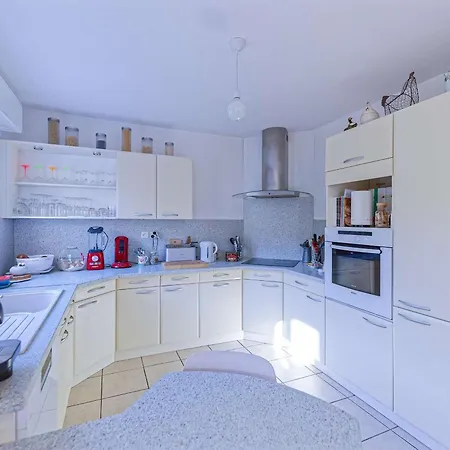 Grand Lumineux Avec Jacuzzi Et Grande Terrasse à - Fr-1-3-623