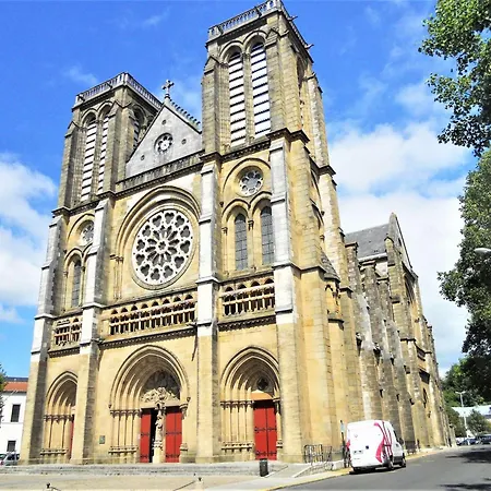 Grand Lumineux Avec Jacuzzi Et Grande Terrasse à - Fr-1-3-623 Baiona